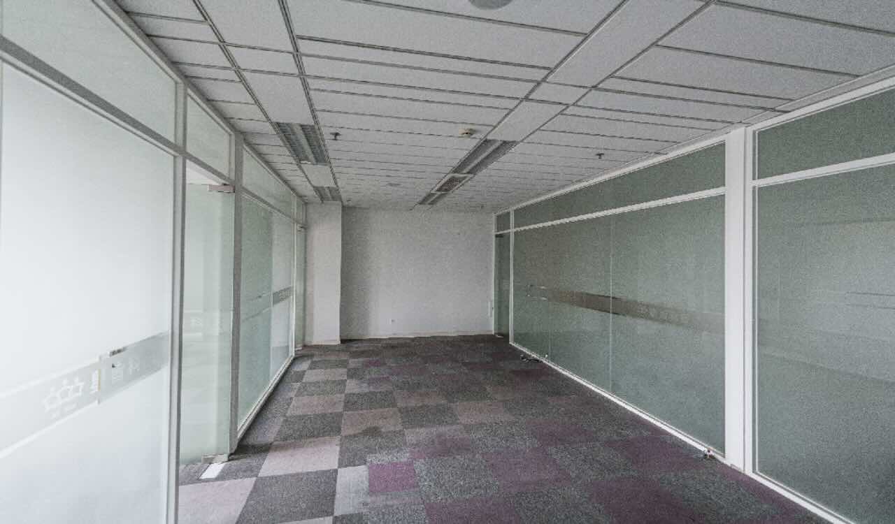 绿地汇中心绿地汇中心130平江景房精装