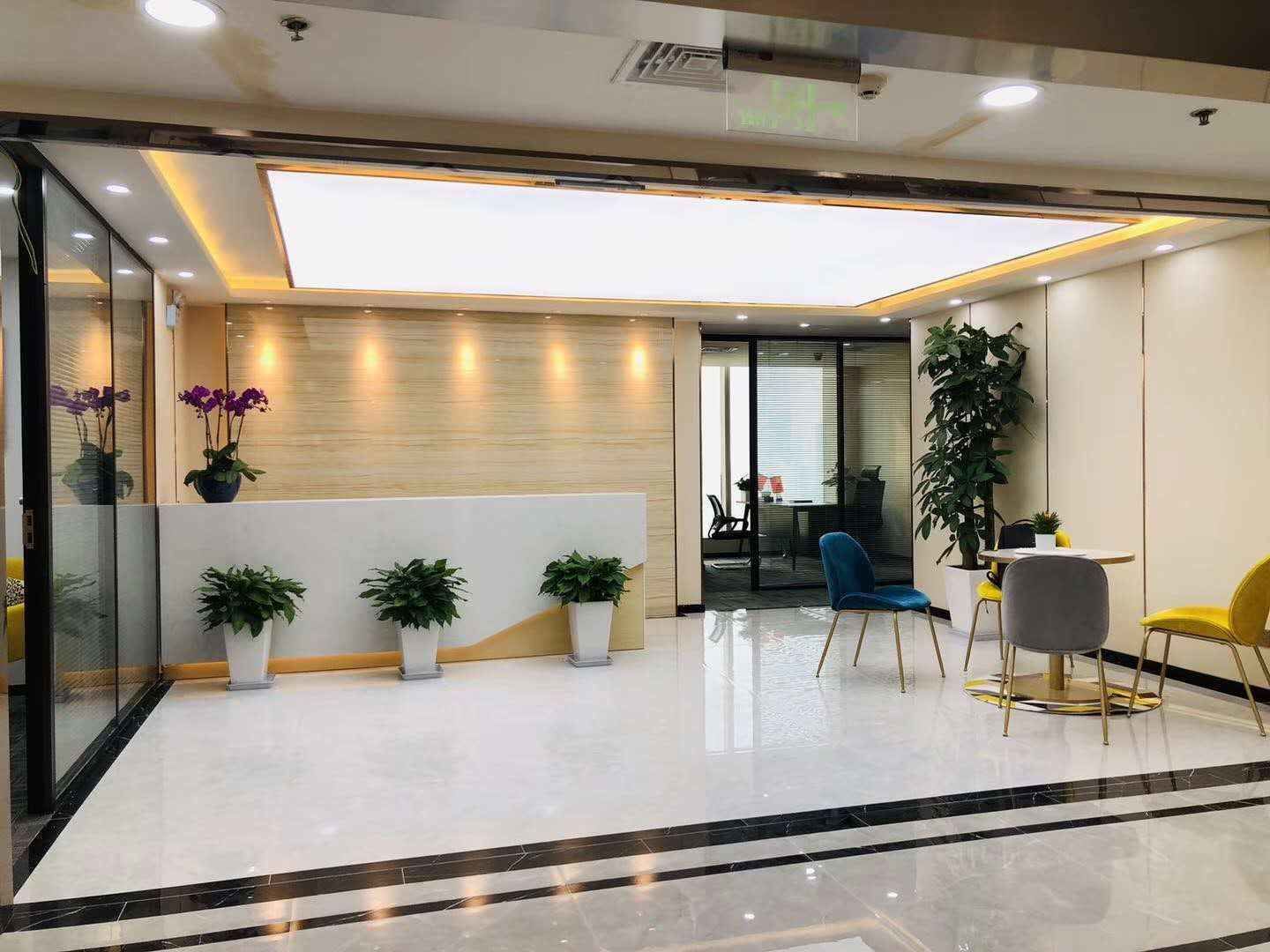 陆家嘴新上海国际大厦高区正对电梯口精装修带家具
