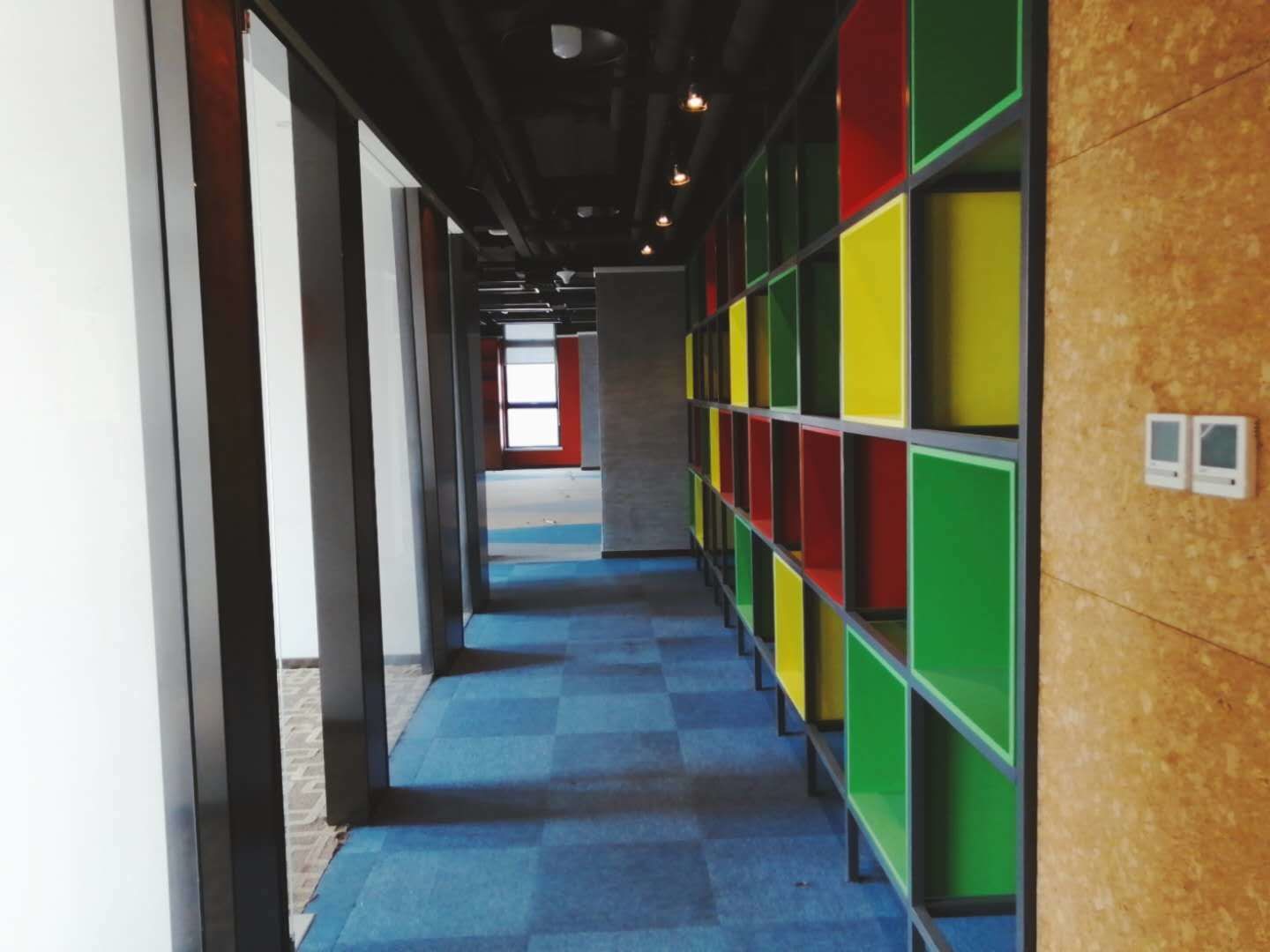 上海地产大厦陕西南路地铁站，上海地产大厦，精装修带家具