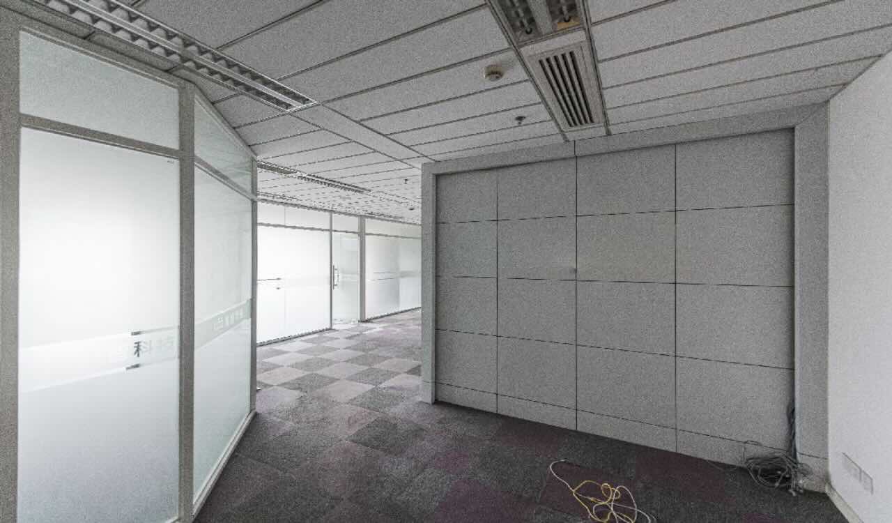 绿地汇中心绿地汇中心130平江景房精装