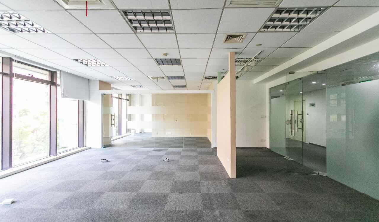 东吴证券大厦118平米办公室出租_5.59元/m²/天