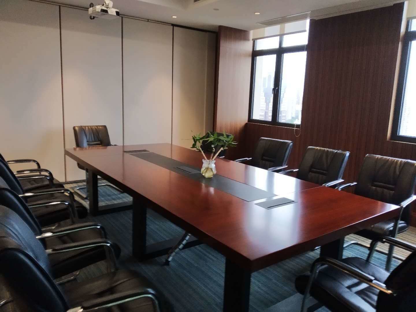 银亿滨江中心银亿滨江中心高区整层1100豪华装修拎包入住看江景