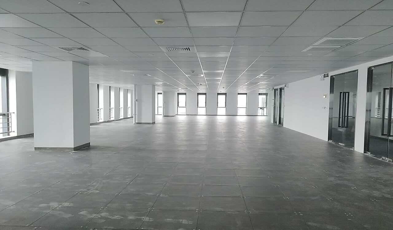 华大科技楼302平米办公室出租_4.87元/m²/天