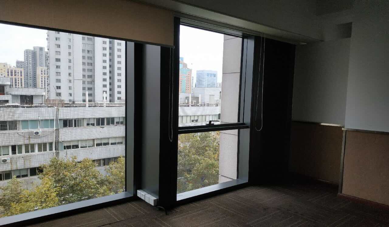 SOHO复兴广场SOHO复兴广场，采光佳，视野良好，近地铁