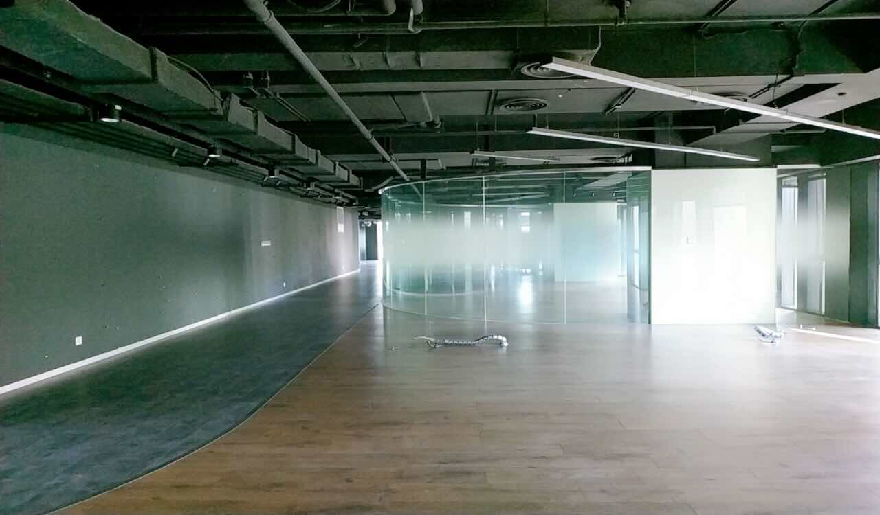 SOHO复兴广场甄选房源地标建筑高区视野好落地窗四面采光紧邻地铁站
