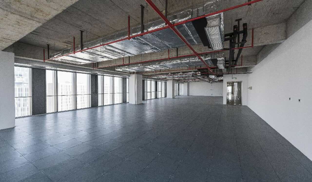 青浦宝龙广场地铁上盖，商业配套齐全，交通便捷