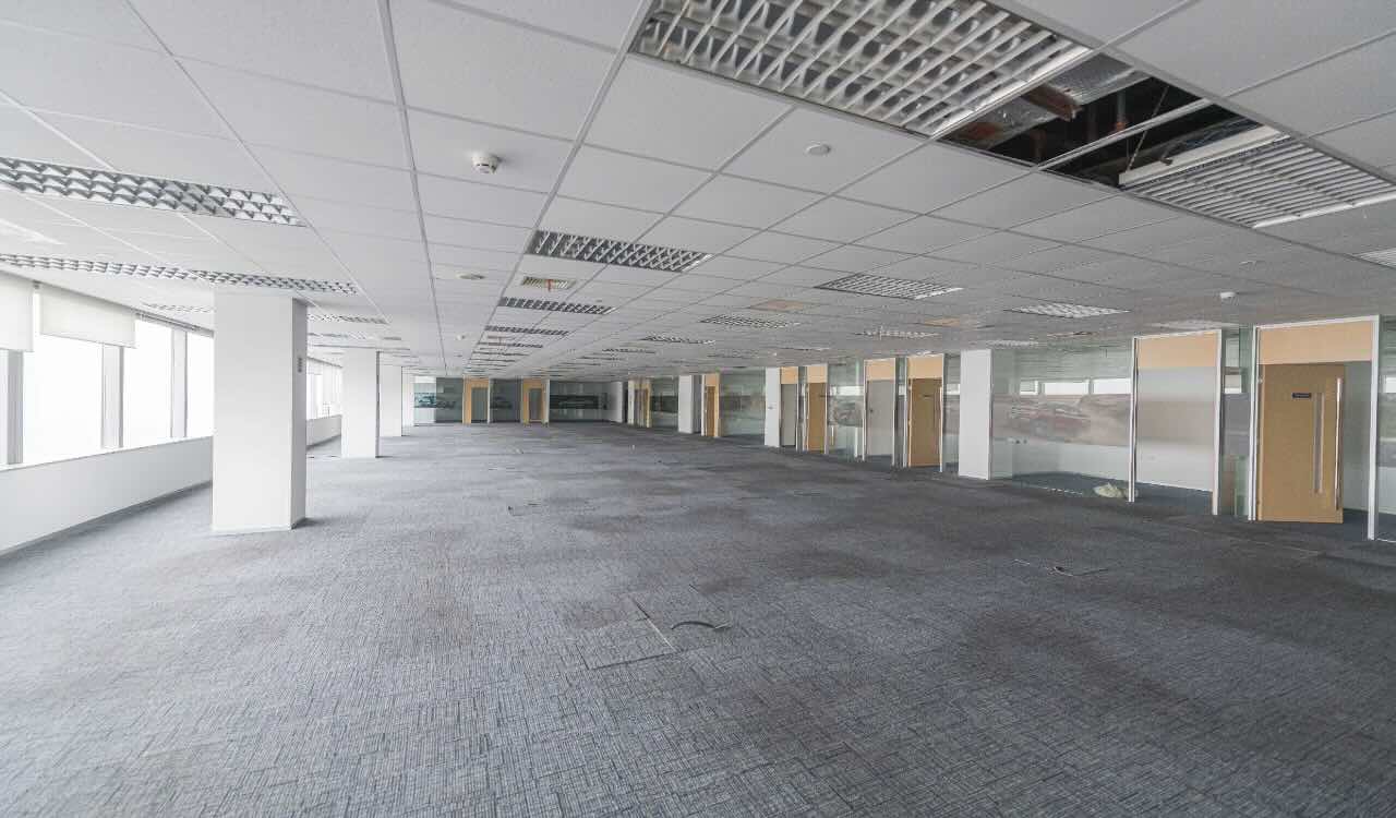 上海信息大楼陆家嘴地段，有装修家具现房出租随时可看