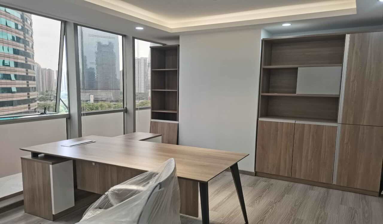 陆家嘴，华能联合大厦精装修带家具，拎包入住