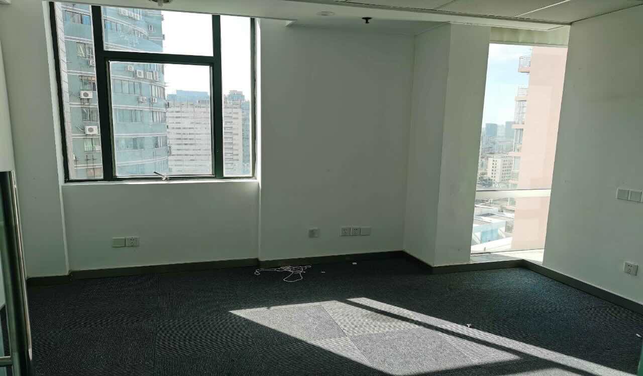 景鸿大厦3，4，9号线宜山路地铁口　精装修带家具　高区半层