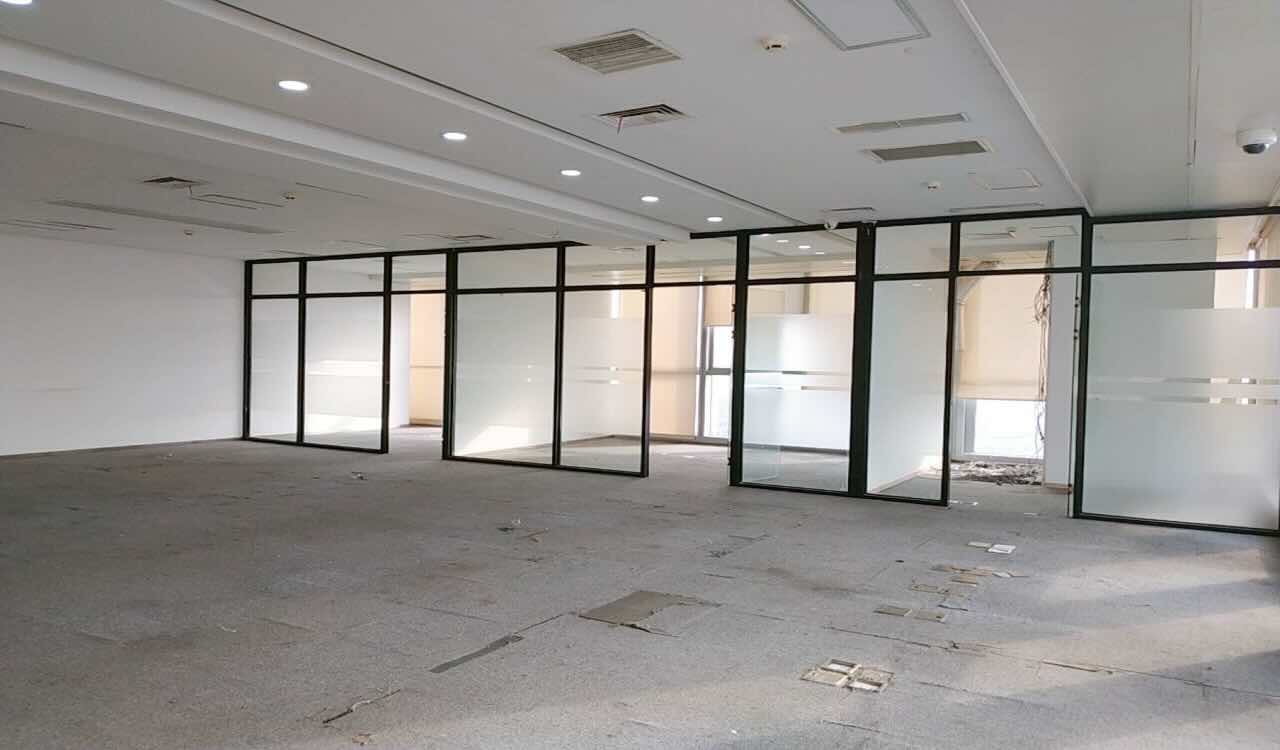 曹杨路地铁上盖写字楼，品质高价格低，房型方正