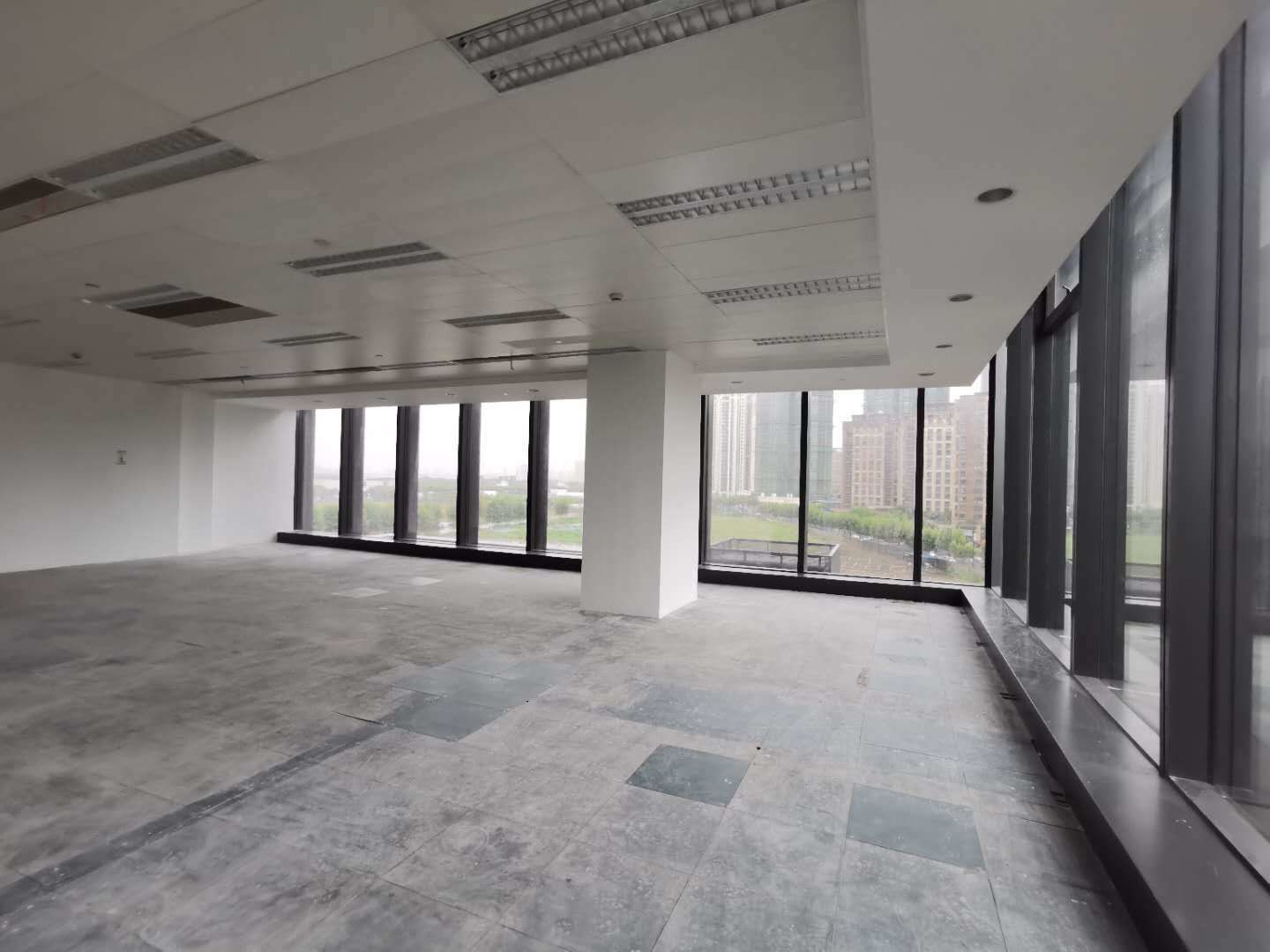 上海绿地中心近7，12号线　徐汇滨江上海绿地中心可看江，格局方正