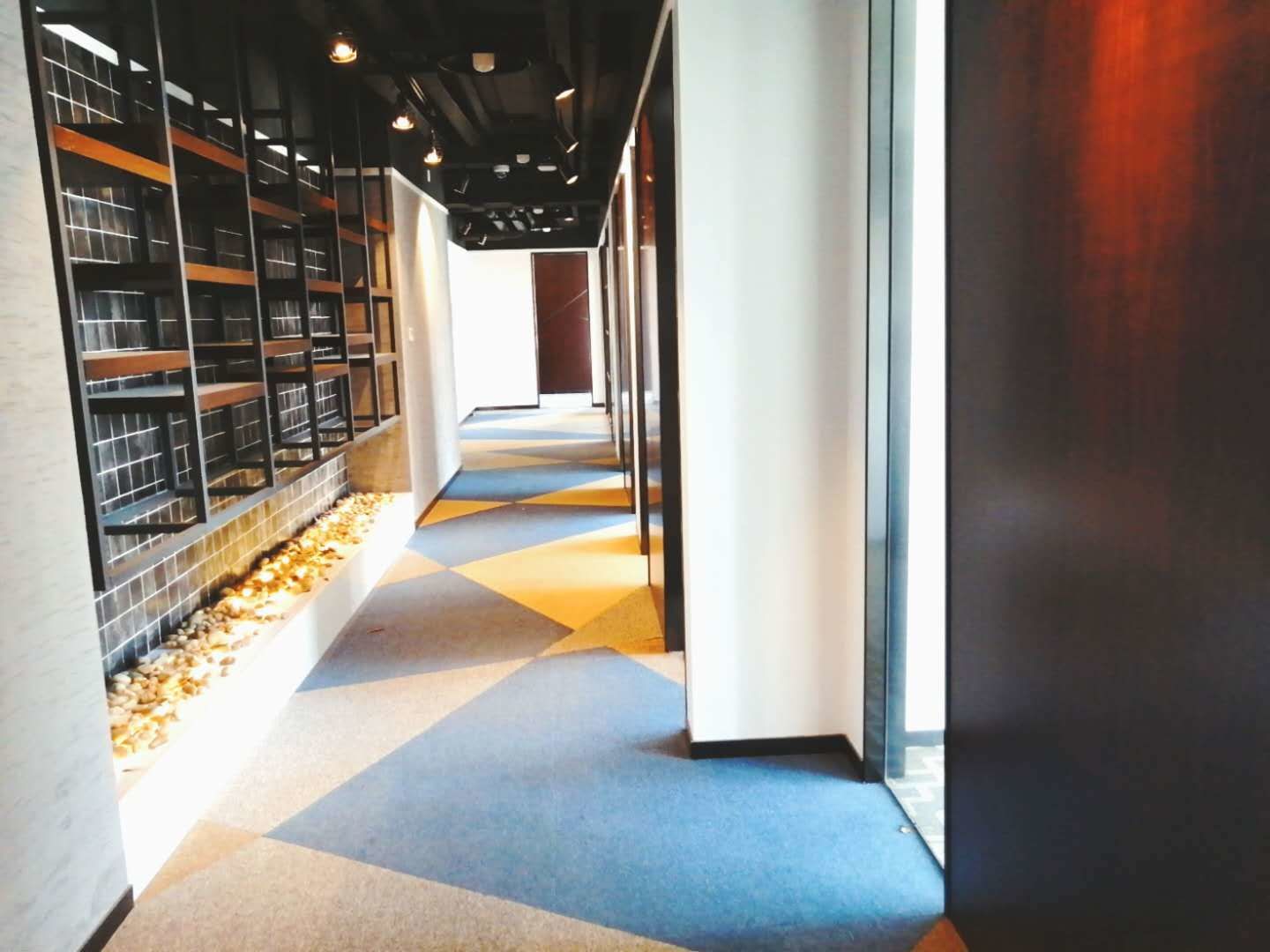 上海地产大厦陕西南路地铁站，上海地产大厦，精装修带家具