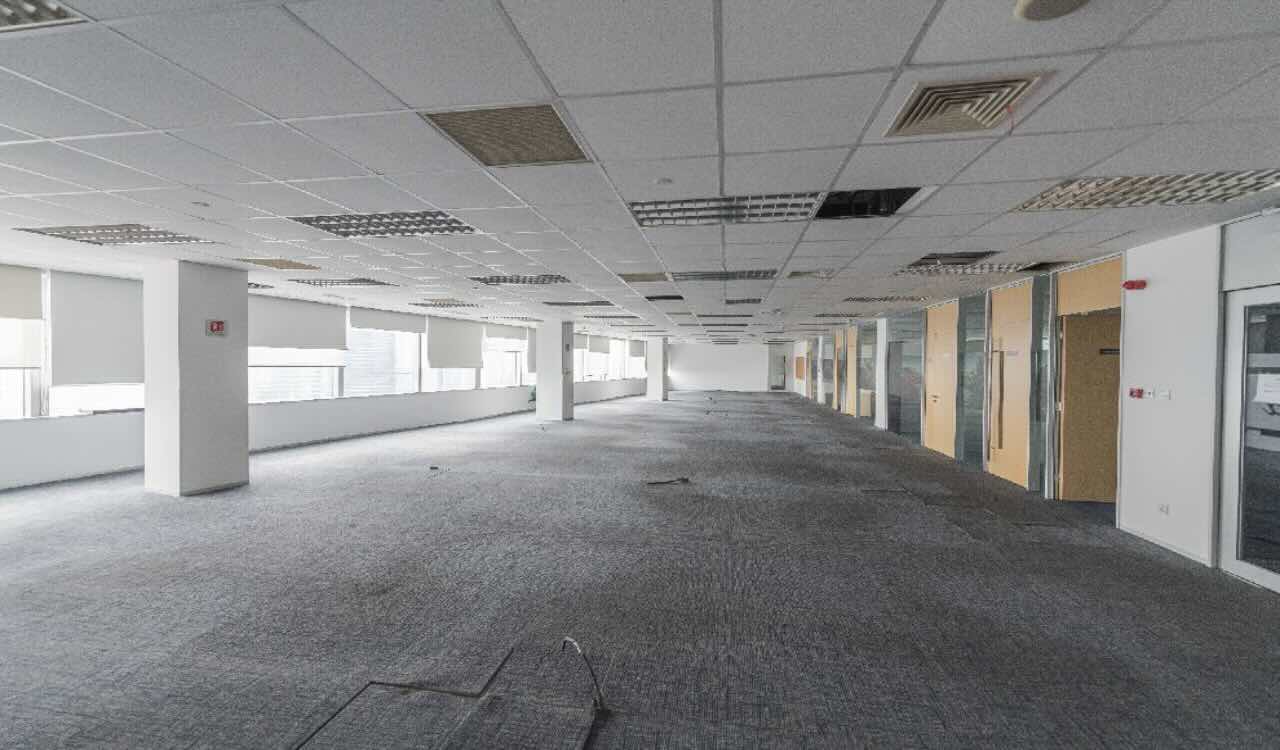 陆家嘴地段，有装修家具现房出租随时可看