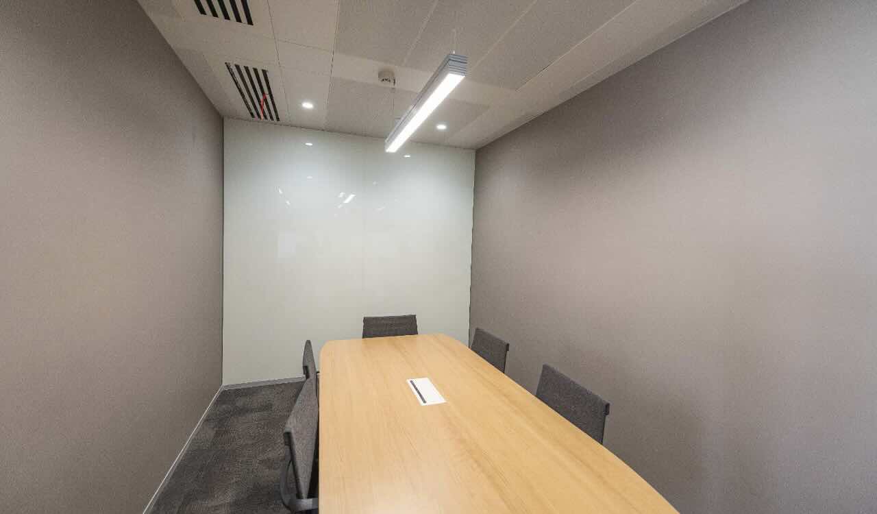 环球都会广场紧邻地铁站超长免租期精装修带家具拎包入住
