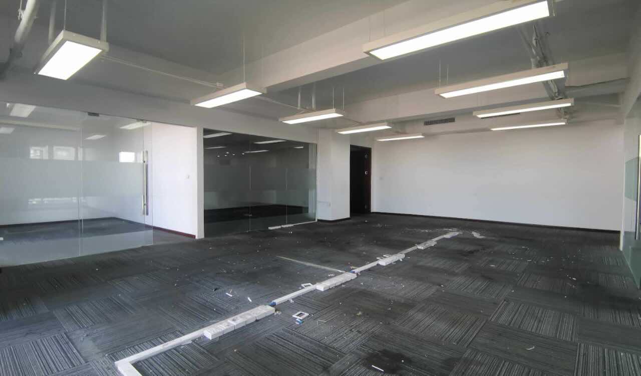 新曹杨科技大厦普陀区新曹杨科技大厦，精装修带家具户型方正