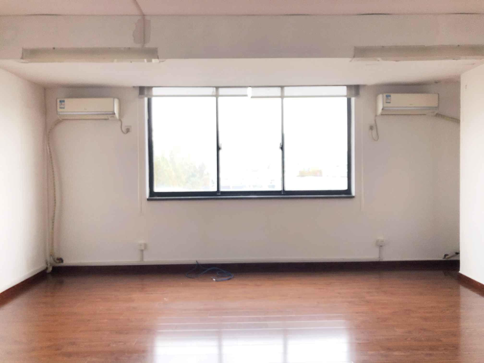 汇泉大厦62平米办公室出租_3.24元/m²/天