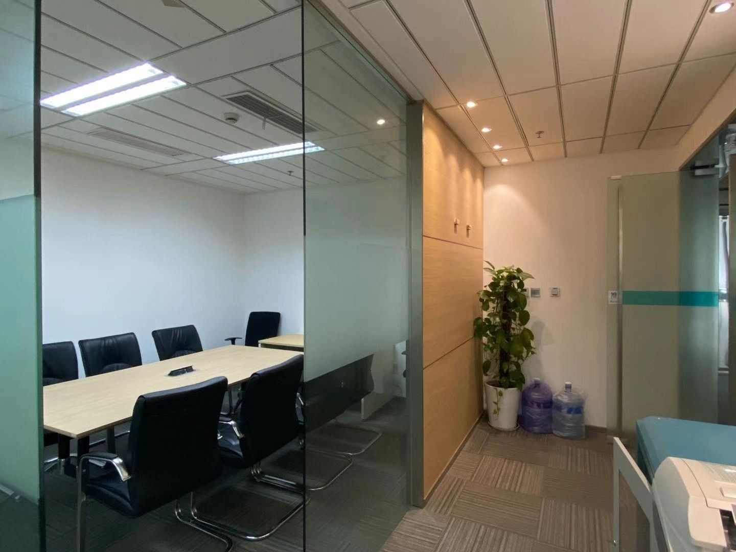 绿地汇中心11号线云锦路站地铁口，绿地汇中心，稀有精装修小面积