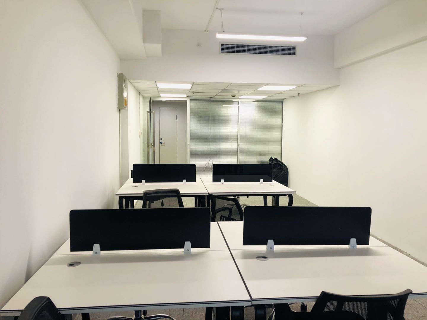 鸿运大厦武宁路鸿运大厦，精装小户型，拎包办公，看房随时