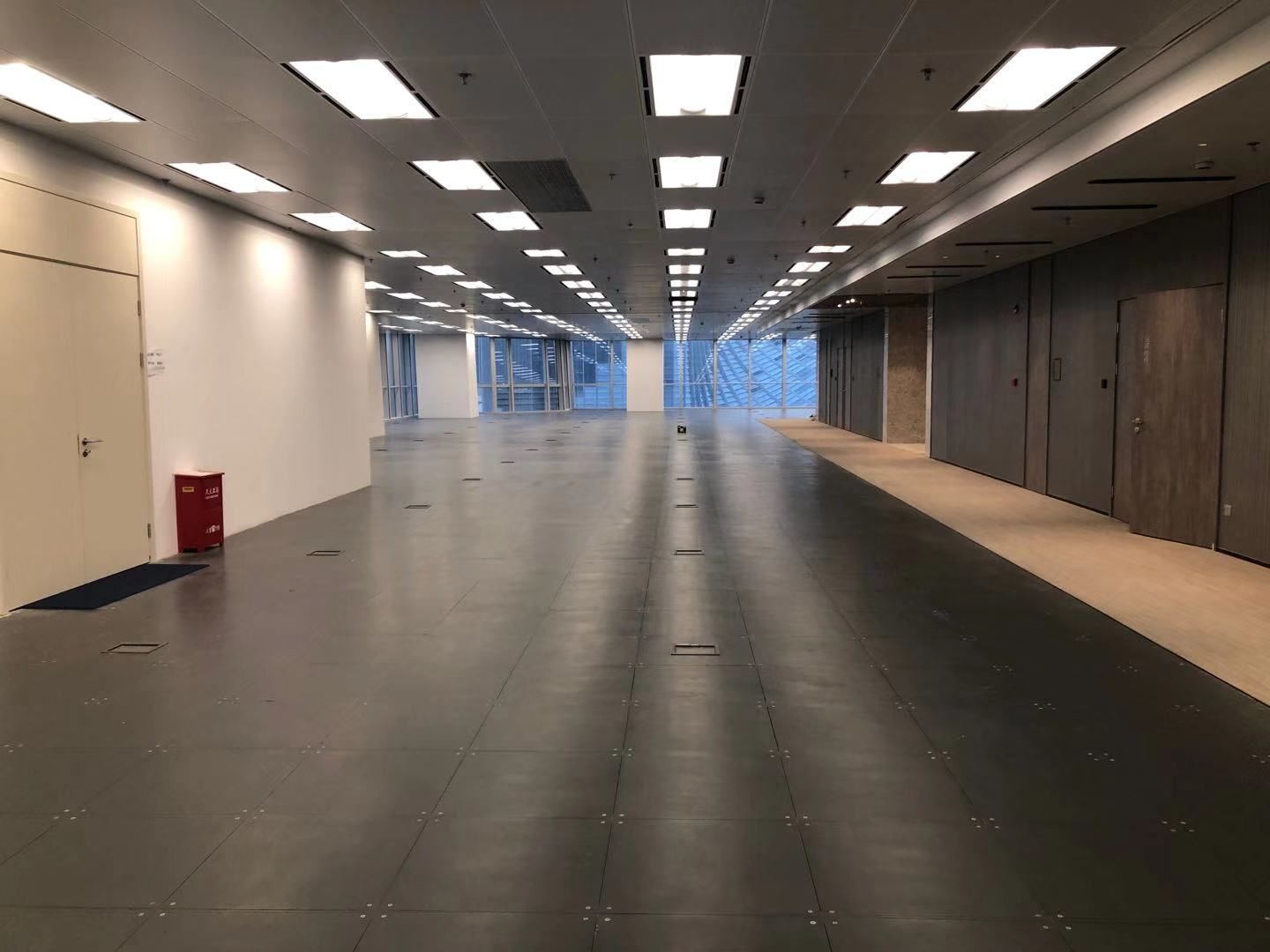 星扬西岸中心 地铁旁 全新写字楼出租 黄浦江畔
