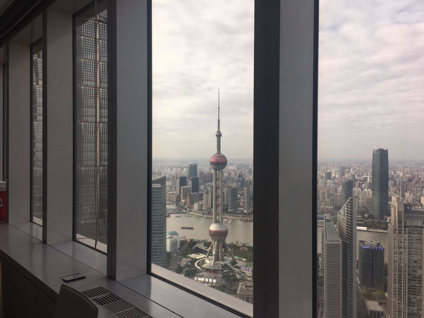 上海环球金融中心410平米办公室出租_11.80元/m²/天