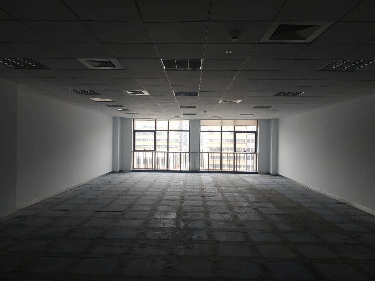 精装修带家具 双面采光 户型方正 名企入驻
