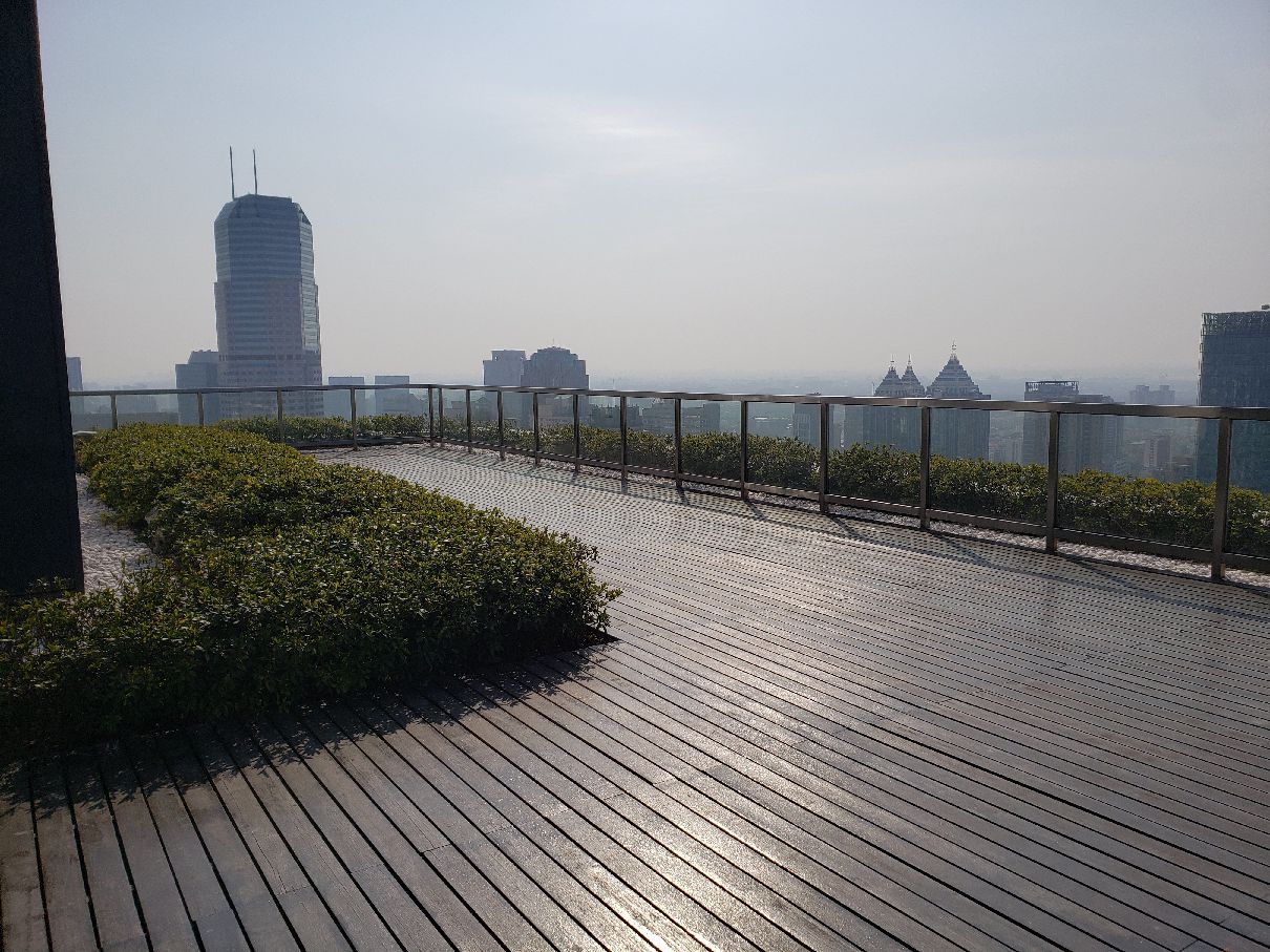 SOHO天山广场Soho天山顶楼整层带露台，精装带家具，2号线