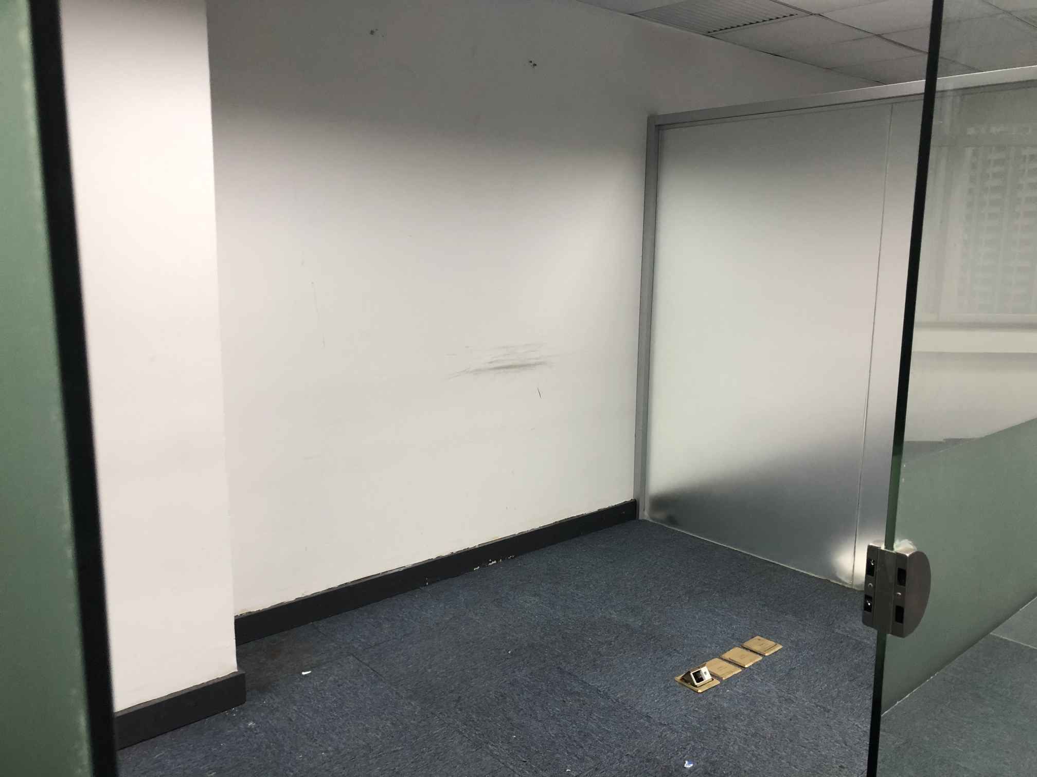 鑫达大厦仙霞路娄山关路　精装修低总价房源　采光好