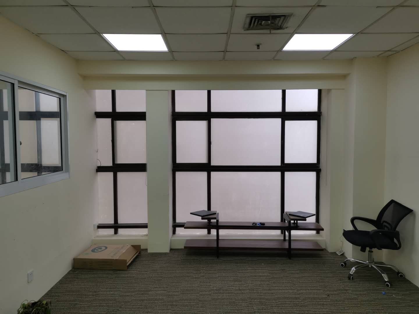 申亚金融广场长宁区江苏路站，110平方正房间，采光充足，随时看房