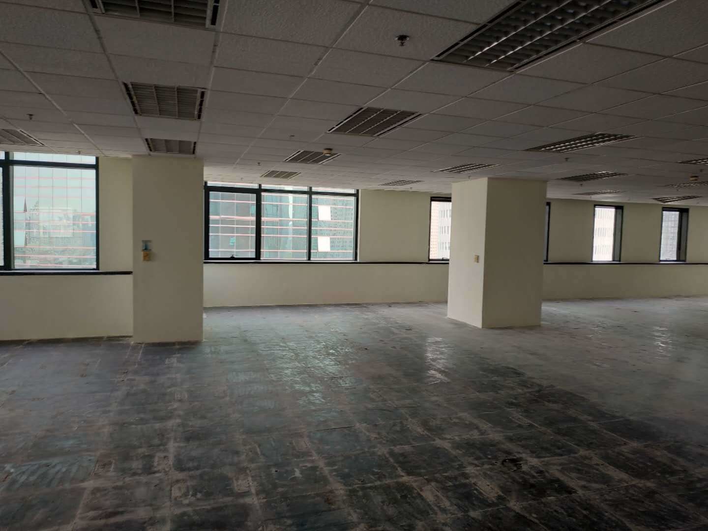 安泰大楼虹桥开发区安泰大厦，标准交付，全景落地窗