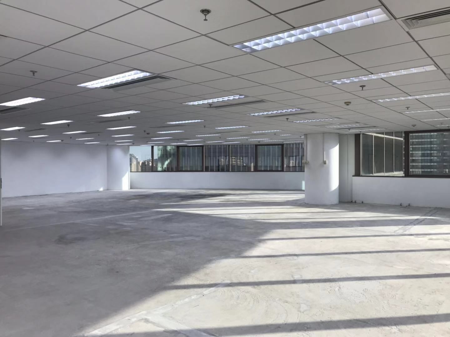 虹桥南丰城长宁仙霞商圈，交通便利配套齐全