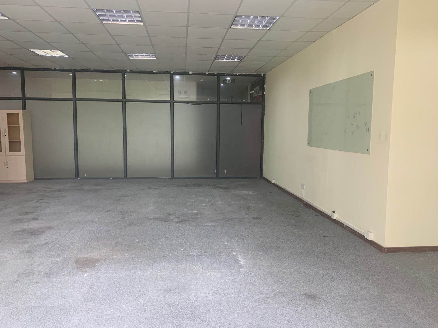 工贸园区2号线淞虹路小户型出租  价格合理 车位充足看房方便