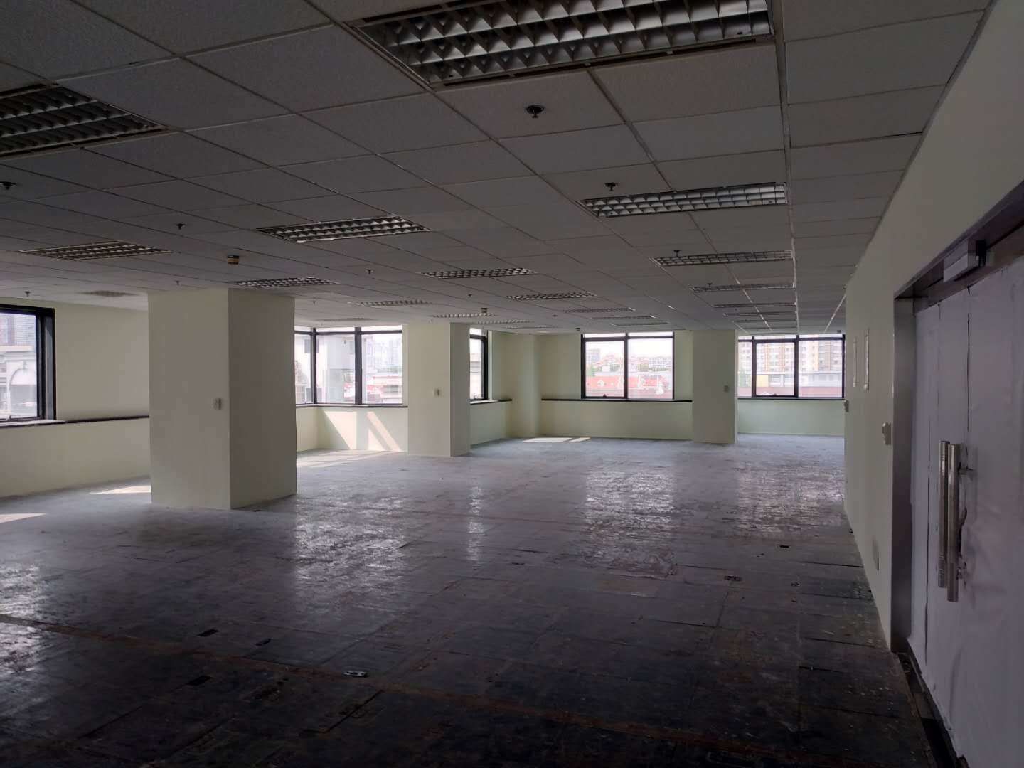 安泰大楼虹桥开发区安泰大厦，标准交付，全景落地窗