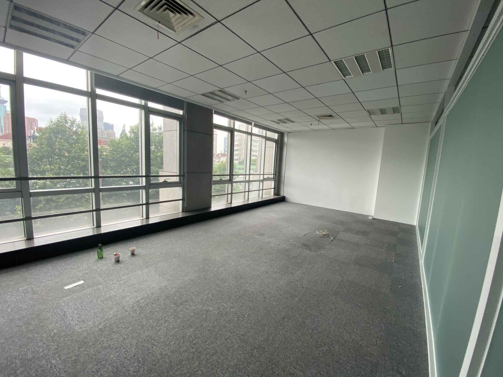 华闻国际大厦华闻国际大厦，精装带家具，房型方正，10号线300米