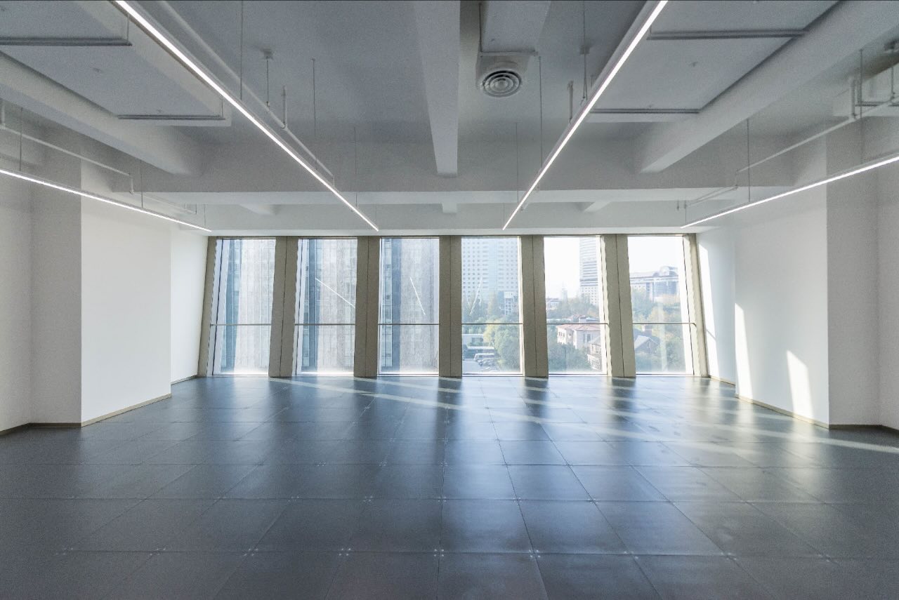 古北SOHO250平米办公室出租_6.59元/m²/天
