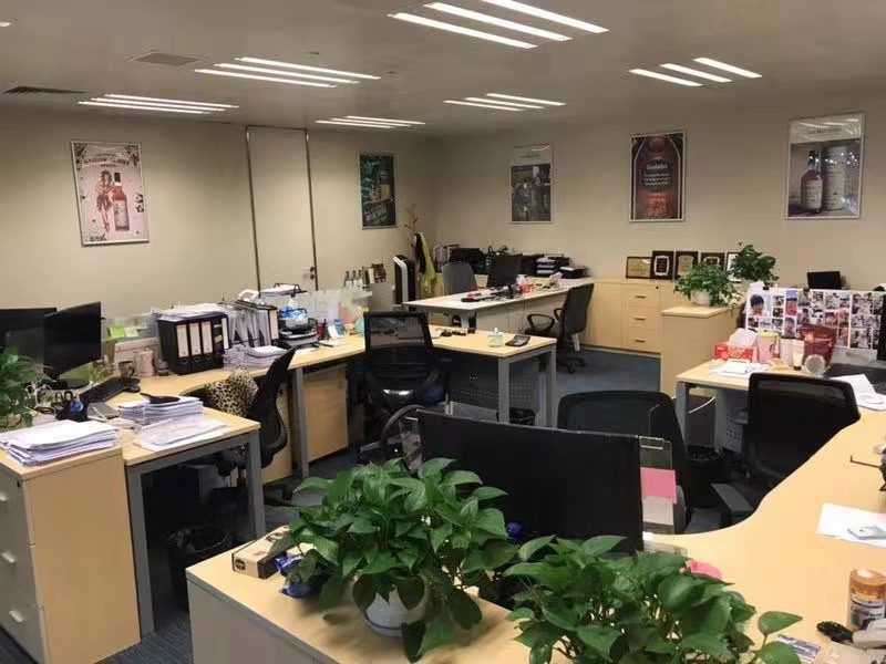 SOHO中山广场虹桥路地铁站精装全配带家具拎包办公