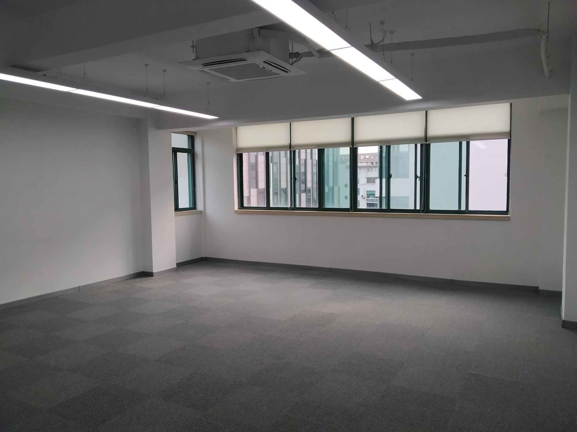 东华大学国家大学科技园东华大学科技园，方型正气，采光好，大通间