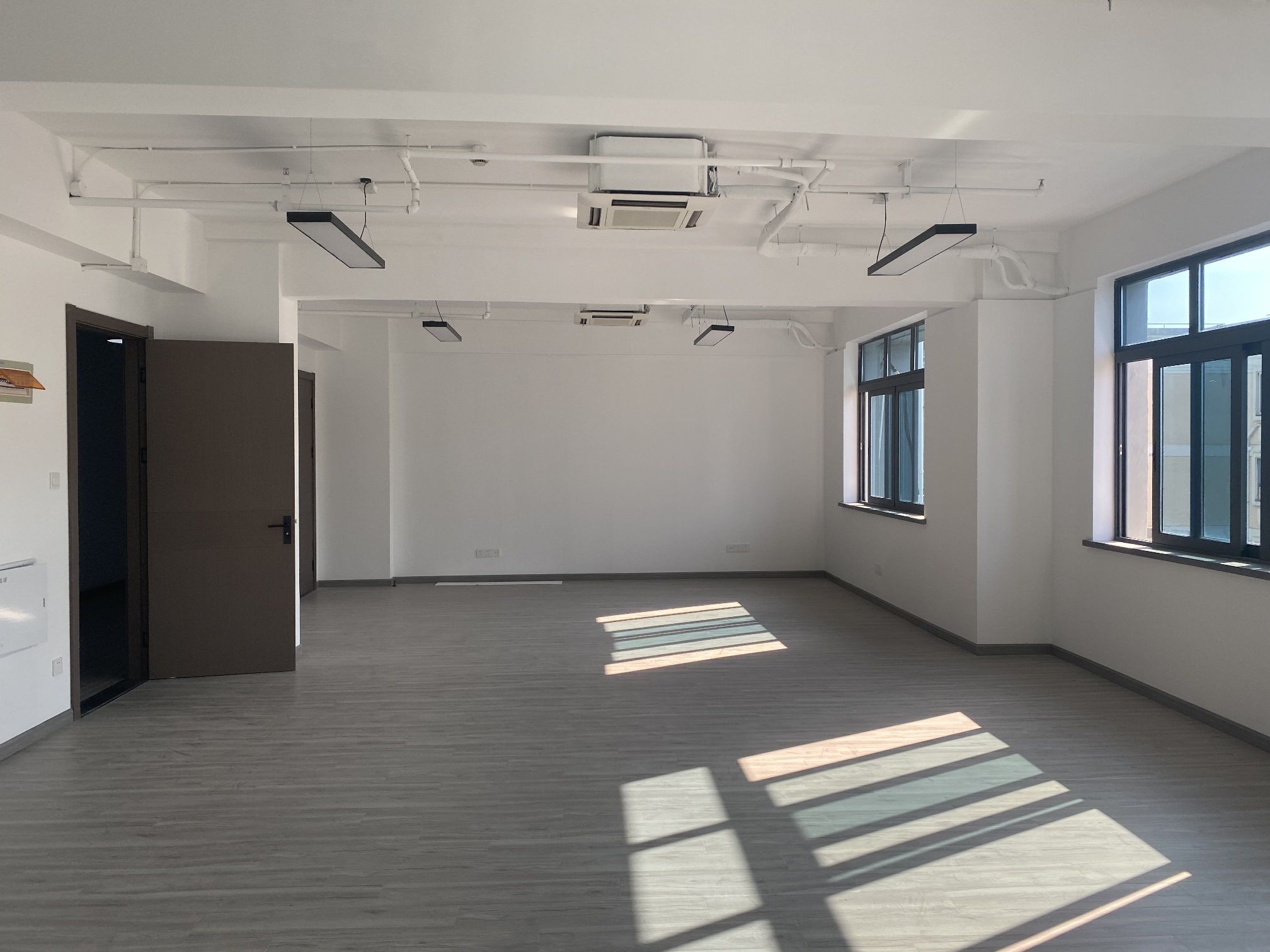 创邑SPACE丨上服35平米办公室出租_4.77元/m²/天
