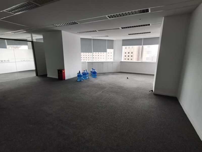 万都中心万都中心，房型方正，2号线娄山关路