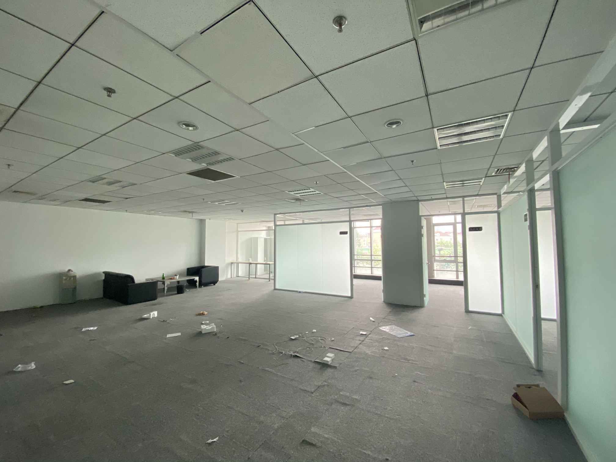 华闻国际大厦华闻国际大厦，精装带家具，房型方正，10号线300米