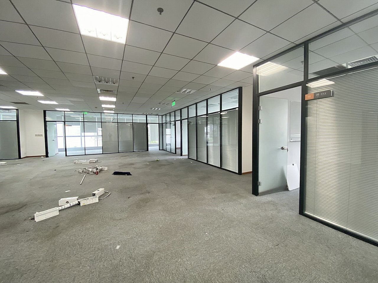 东方维京大厦古北娄山关路2.15号线地铁近，楼品好层高4米
