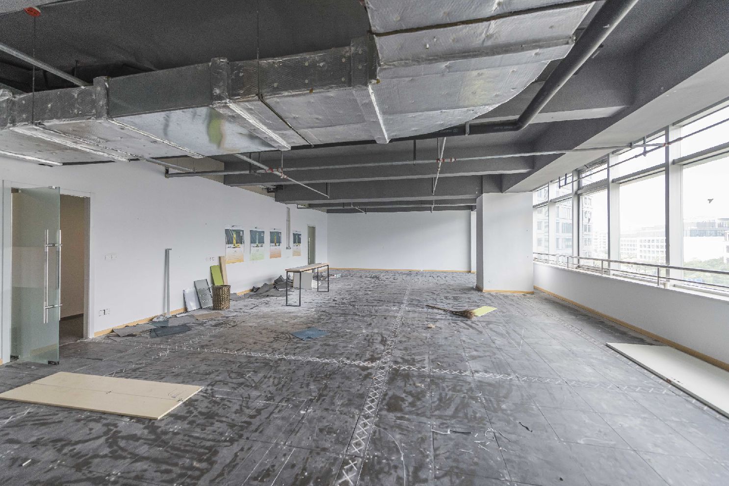 建滔广场228平米办公室出租_3.55元/m²/天