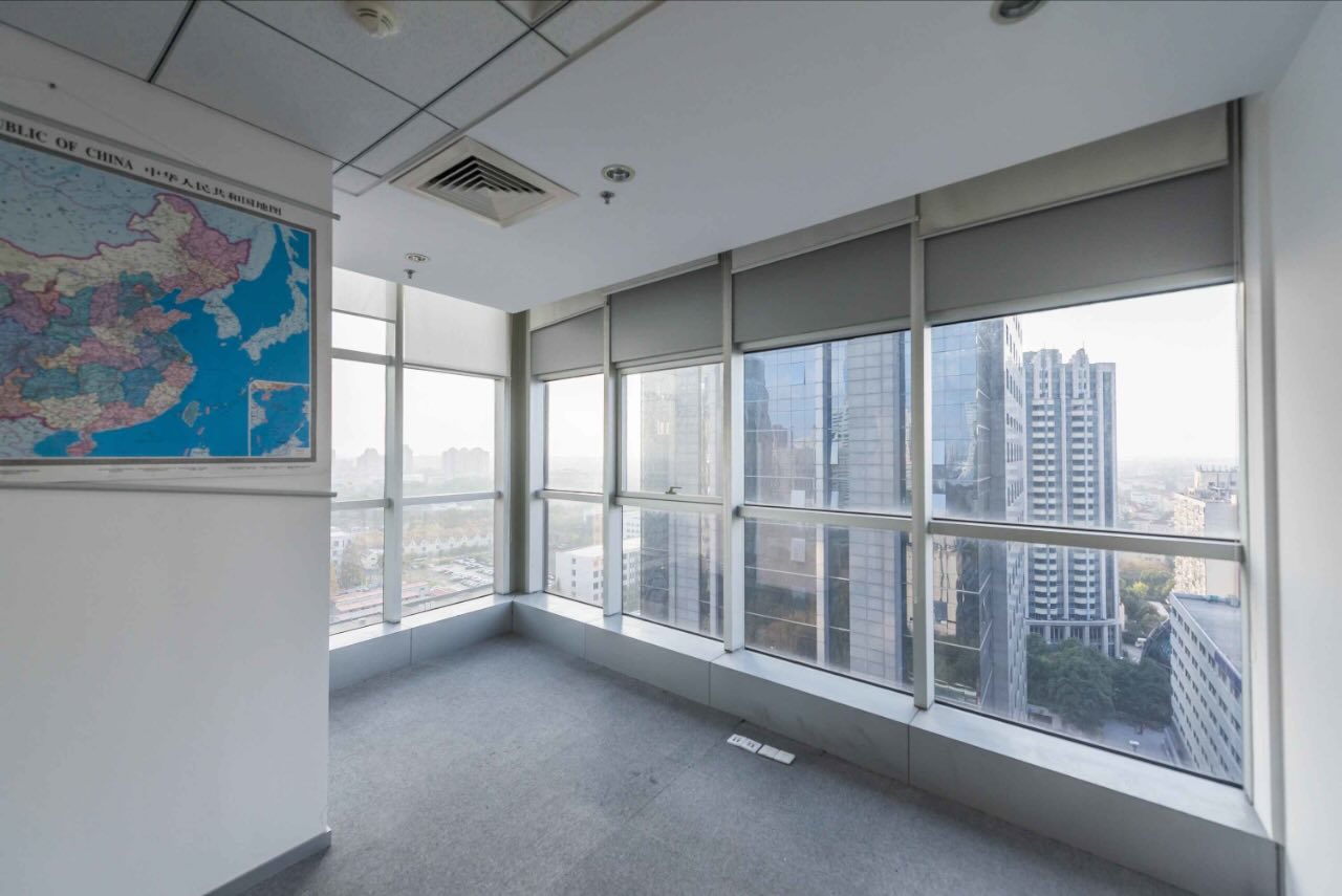 东方维京大厦2号线娄山关路站，带装修家具，现在多套可选