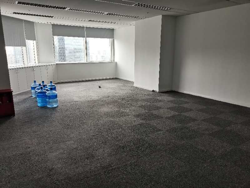 万都中心万都中心，房型方正，2号线娄山关路