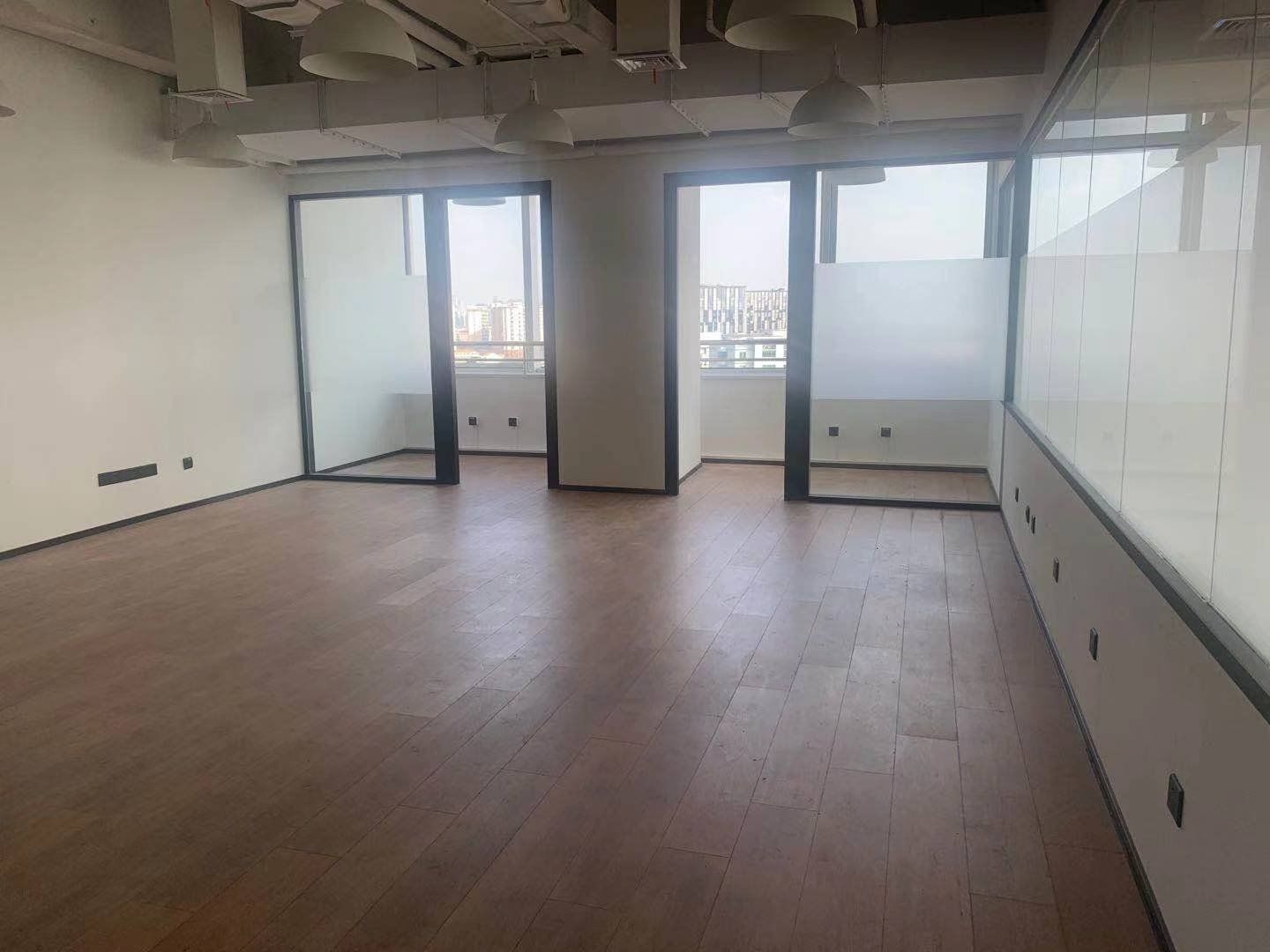 建滔广场108平米办公室出租_3.70元/m²/天