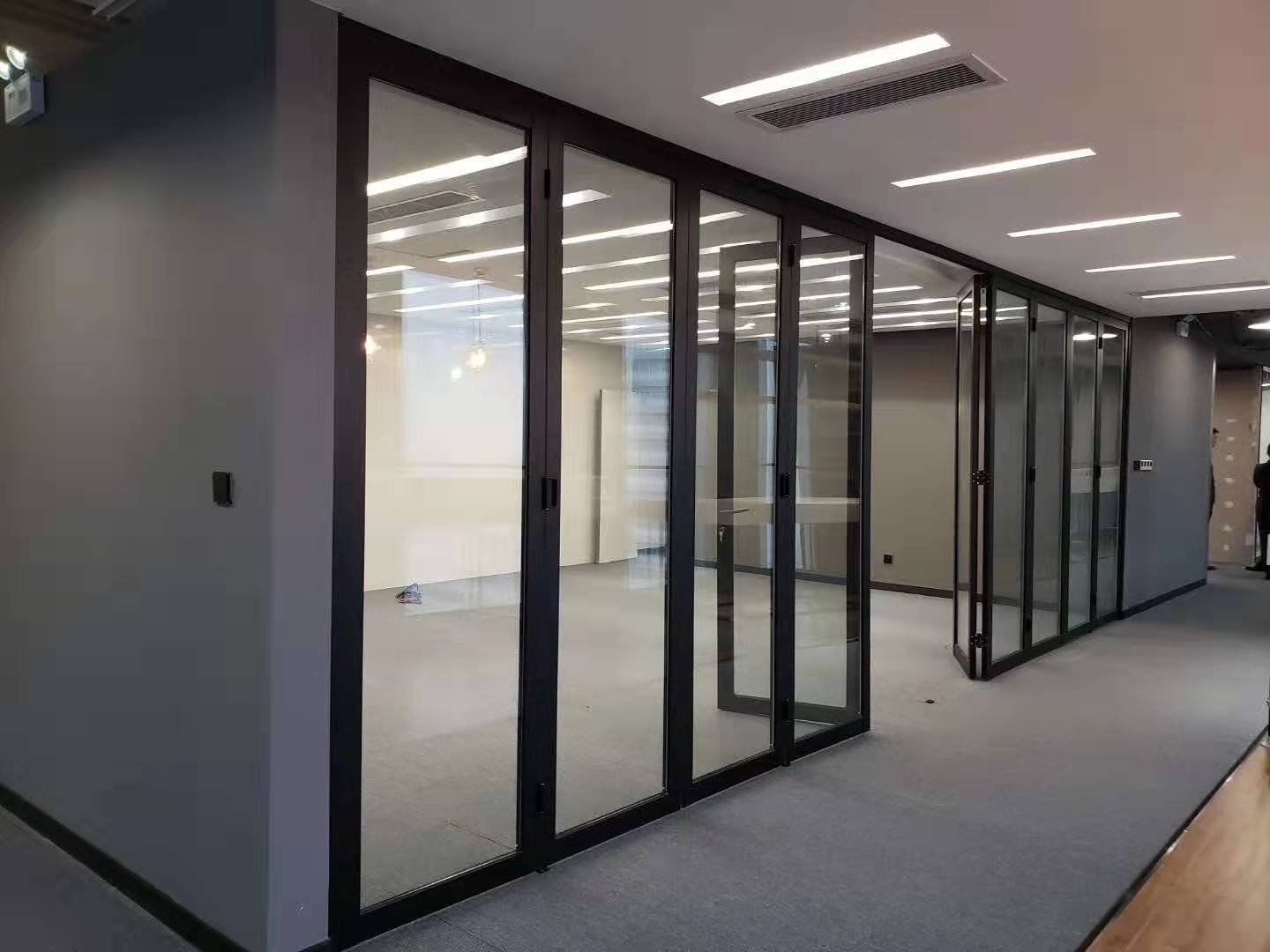 SOHO天山广场精装带家具　房型方正　2号线地铁直达