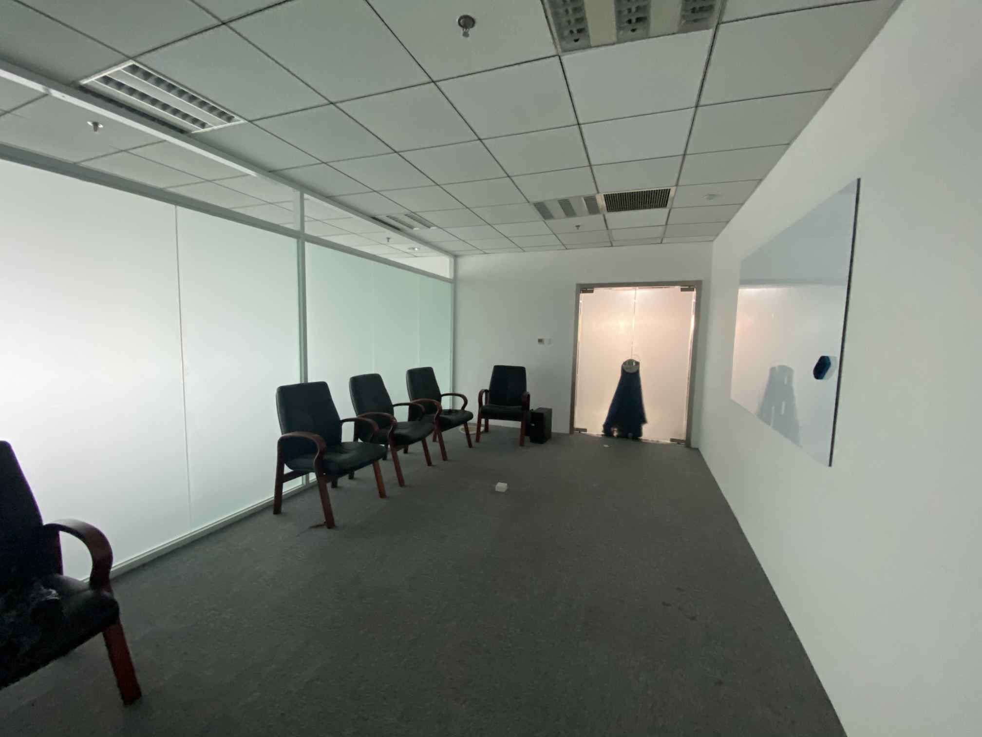 华闻国际大厦华闻国际大厦，精装带家具，房型方正，10号线300米