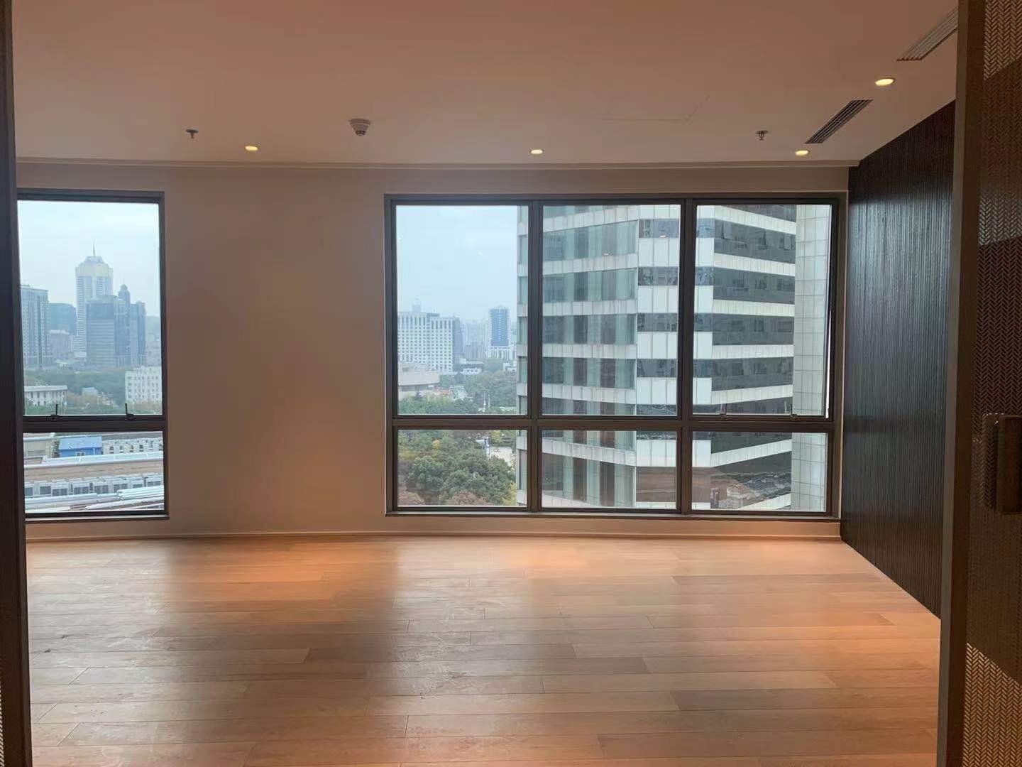 大上海时代广场淮海路，大上海时代，221平，精装修，送免租期
