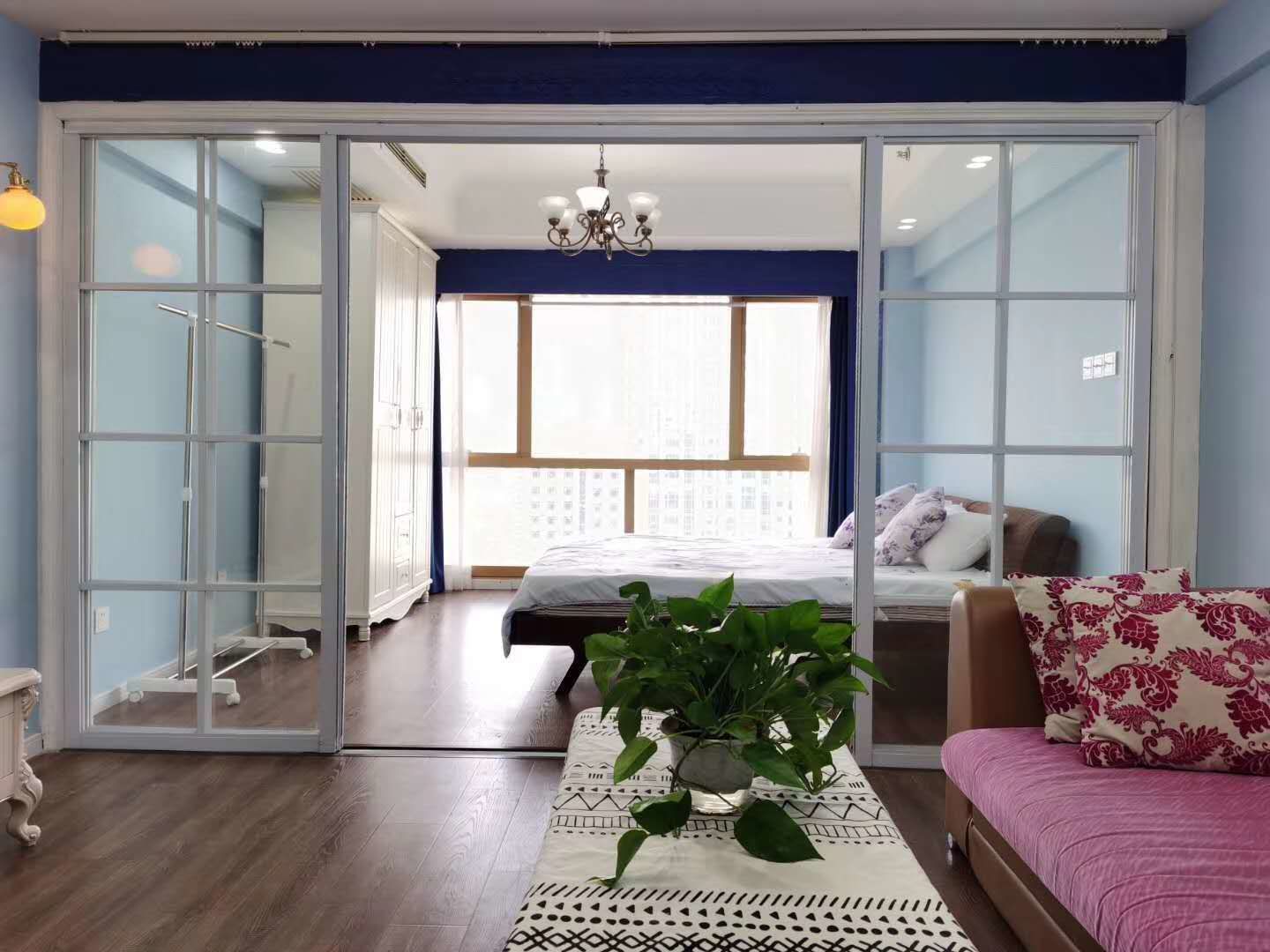 南京东路商圈，24小时空调，有上下水，行业无限制