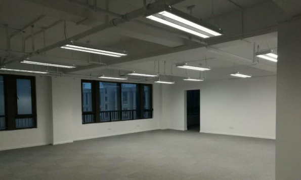 柳林大厦淮海路商圈，可定制装修，随时起租，大堂带闸机