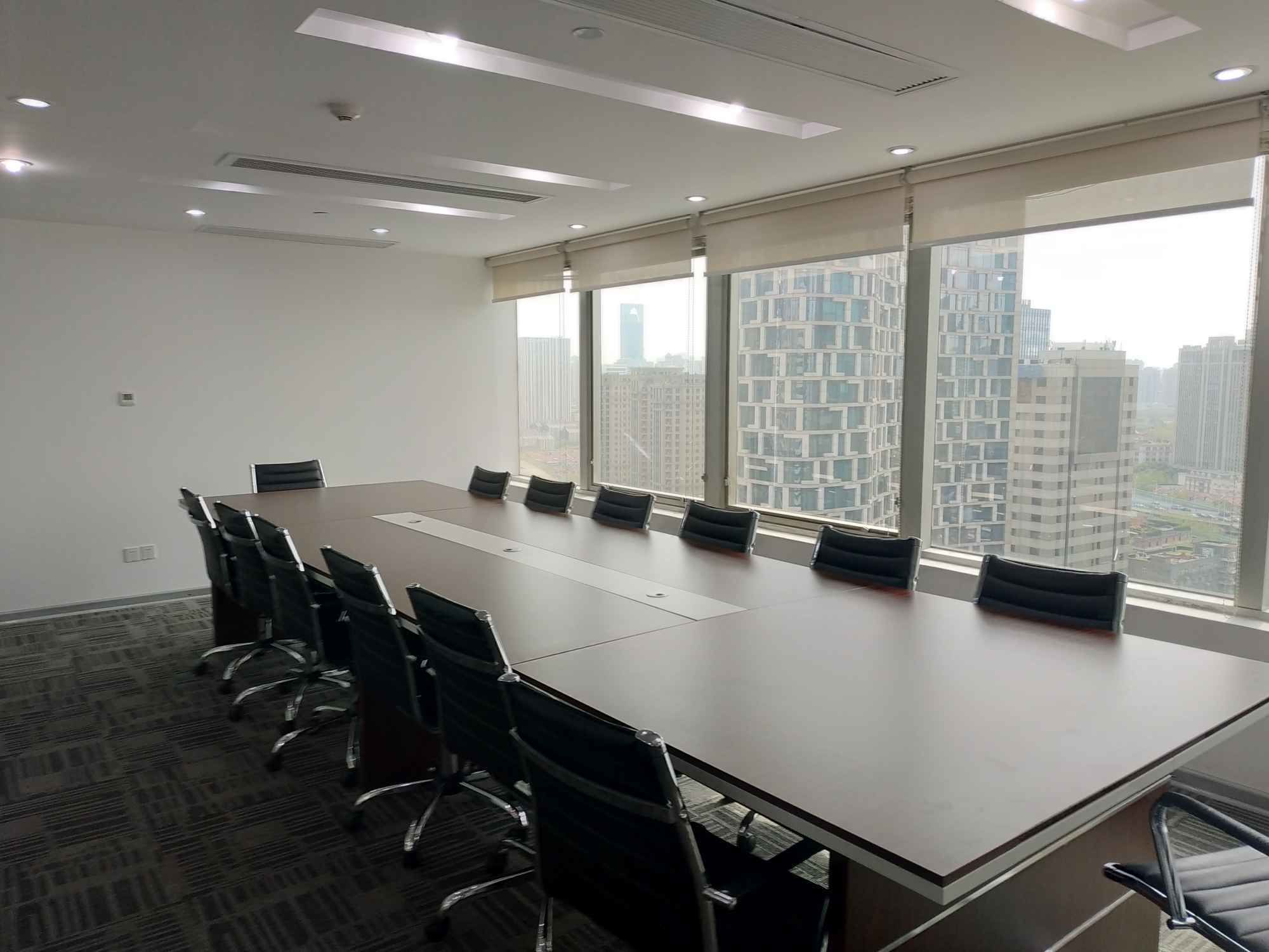 香港广场淮海中路 香港广场 365平 精装修带家具 VR看房